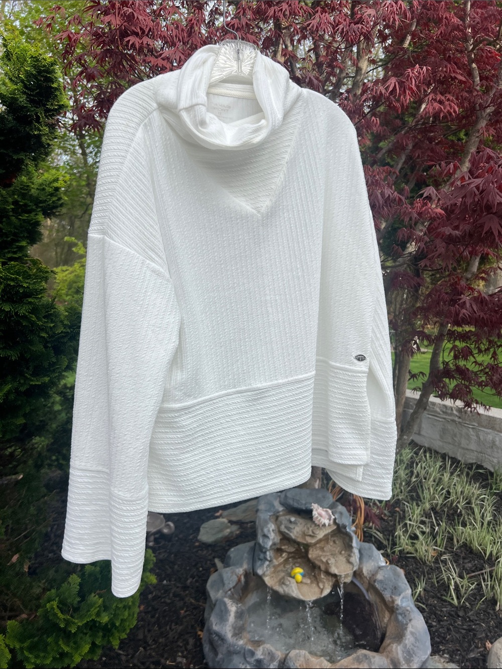 Tahari top - Picture 1 of 7